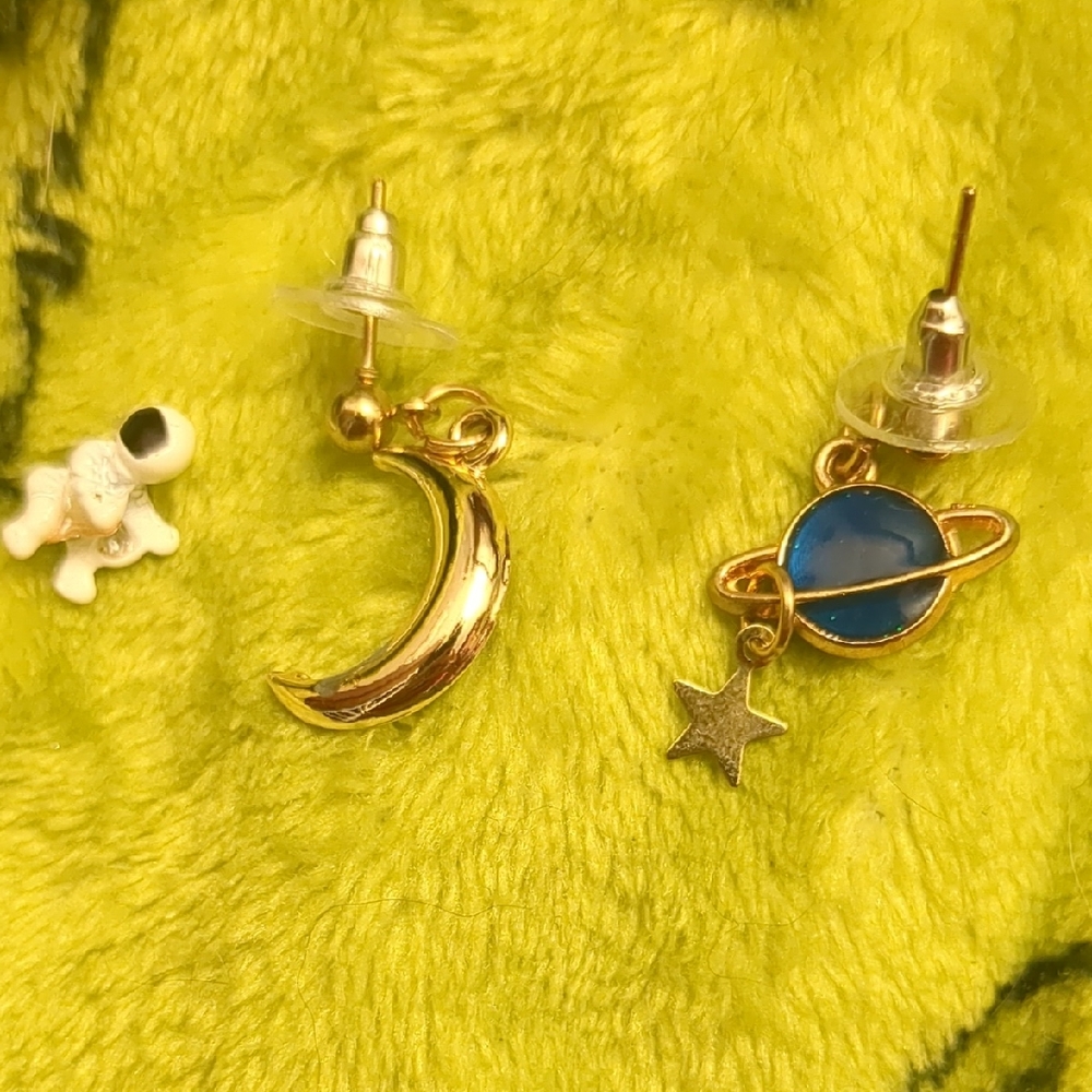 Earrings, Necklace, Rings, Hair Clip, Keychains, Hair Ties/Bracelet